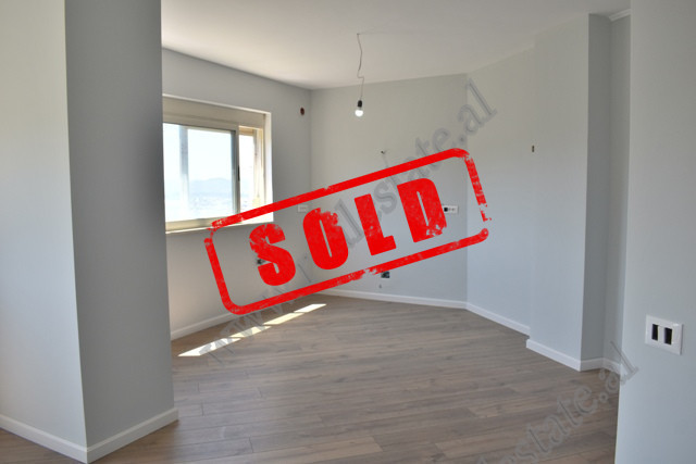 Apartament 2+1 ne shitje ne rrugen Baftjar Lici ne Tirane.
Ndodhet ne katin e 4 te nje pallati te n